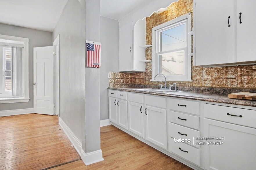 Building Photo - 312 Sawyer St