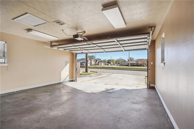 Building Photo - 2 Schill Ave