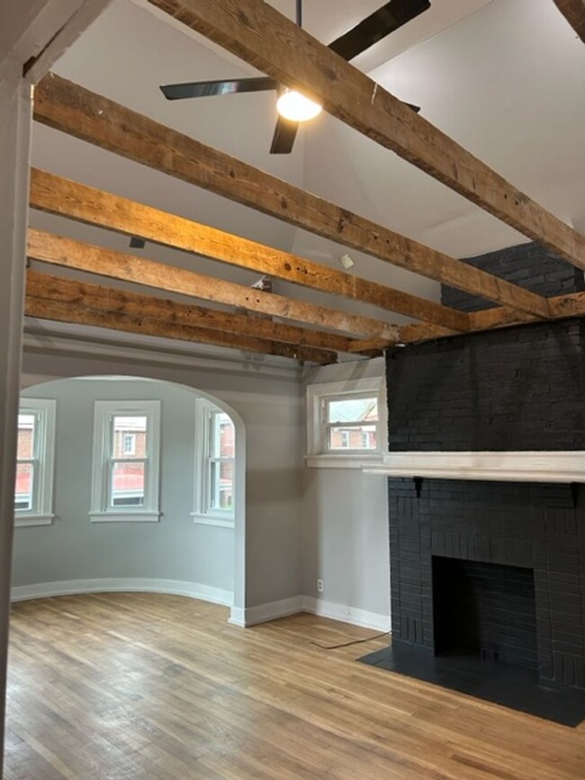 Building Photo - 7433 Penfield Ct