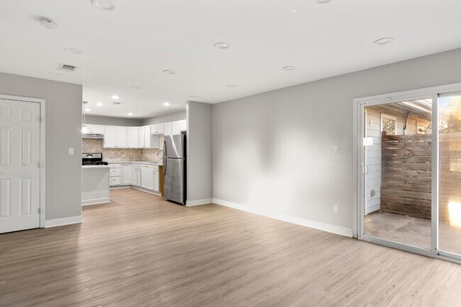Building Photo - 2308 Devonshire Dr
