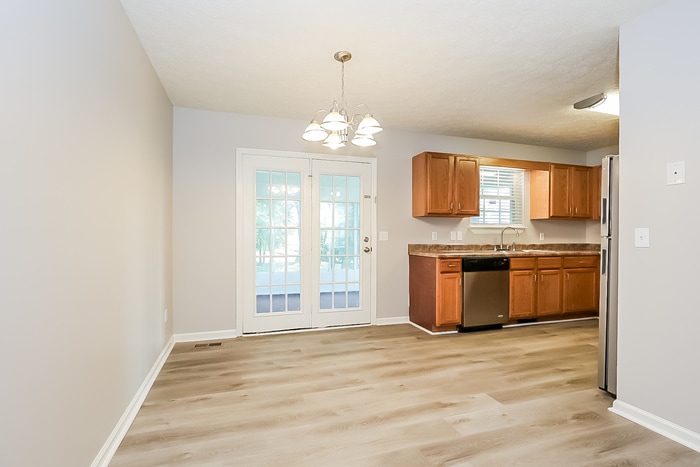 Building Photo - 1031 Heydel Cir