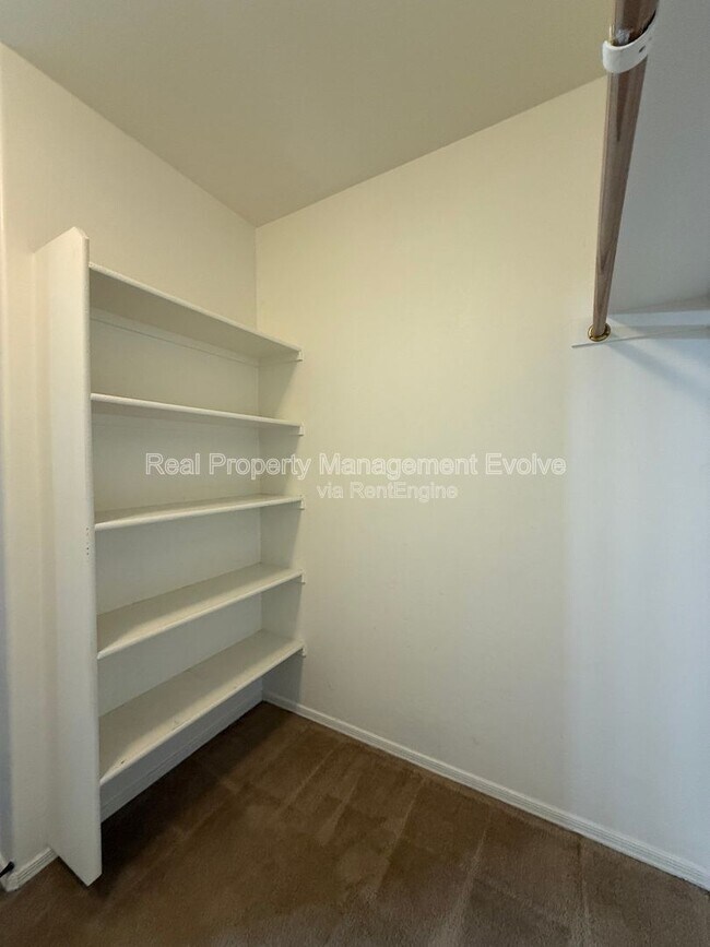 Building Photo - 8014 W Pima St