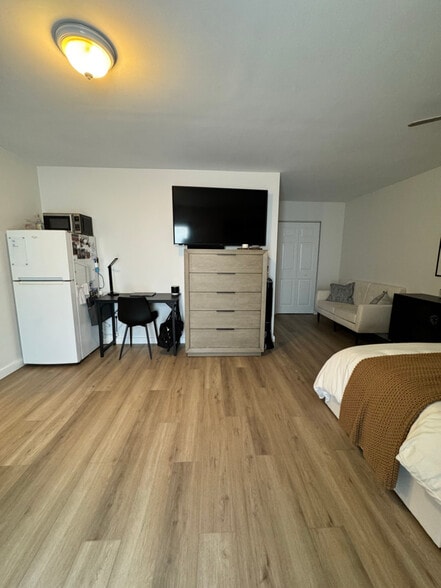 Building Photo - 18311 NW 86th Ave