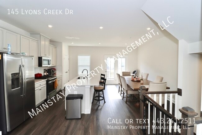 Building Photo - 145 Lyons Crk Dr