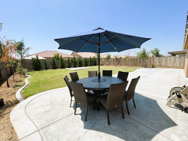 Building Photo - 2331 Vineyard Ct
