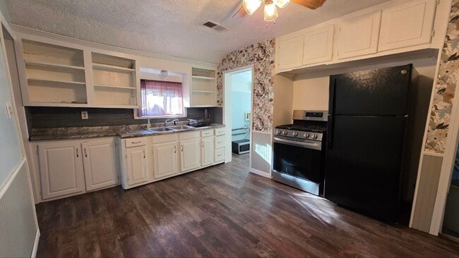 Building Photo - 3 bedroom 1 bathroom Olmstead Falls! EDEN/...