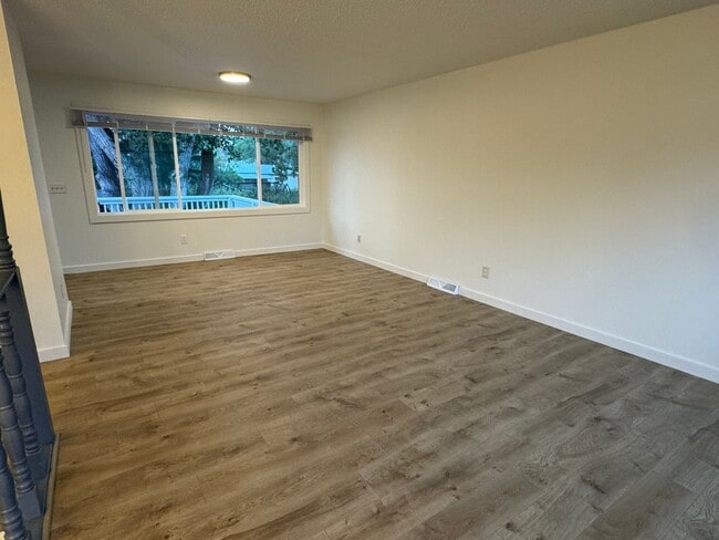 Building Photo - FULLY GUTTED & RENOVATED 5-Bedroom Home in...