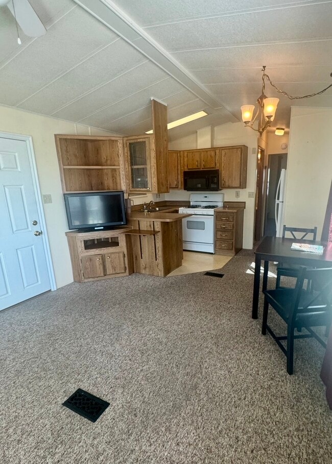 Building Photo - 1150 W Red Hills Pkwy