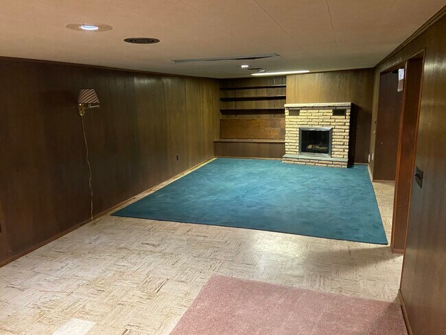 FINISHED BASEMENT - 1643 Fairview Ave