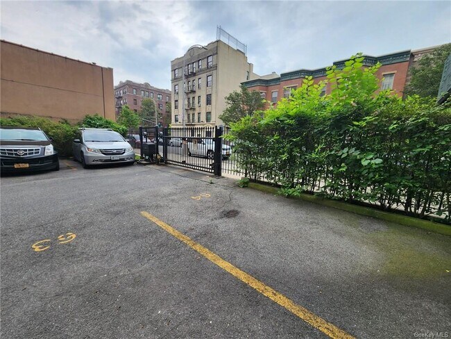 Building Photo - 1275 Grant Ave