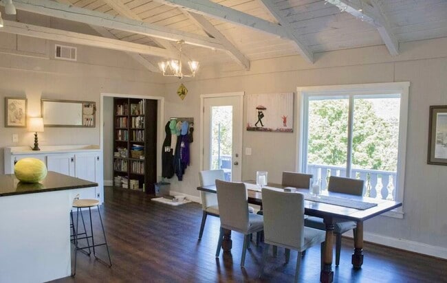 Building Photo - 48 Little Bear Dr