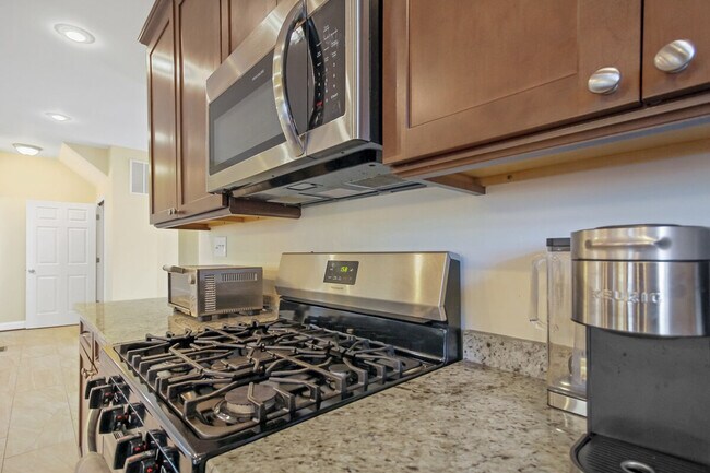 Building Photo - 624 U.S. 29-SI ID1395358P