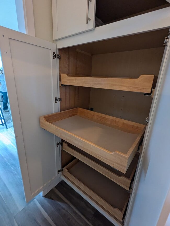 Building Photo - Very nice 3 bd 2 bath