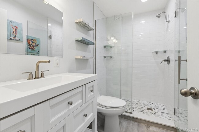 Building Photo - 131 Lewis Rd