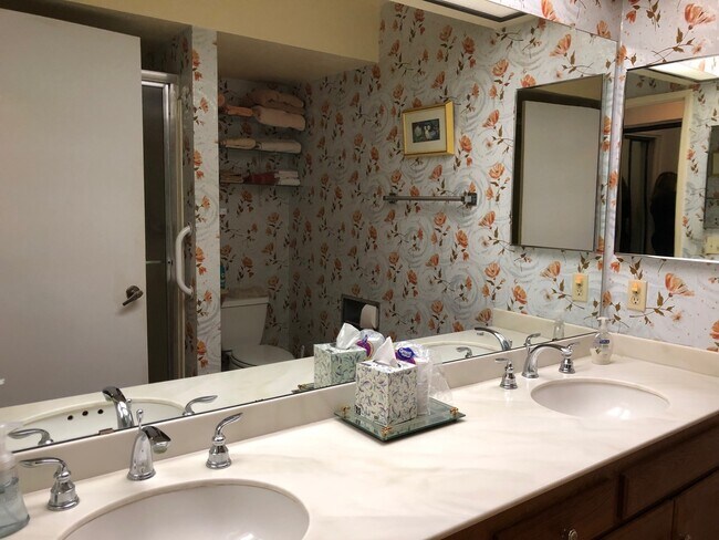 Building Photo - Lovely Home in 45+ Active Adult Community of Leisure World Available May through October 2025!