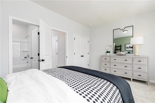 Building Photo - 2684 Brookview Dr NW