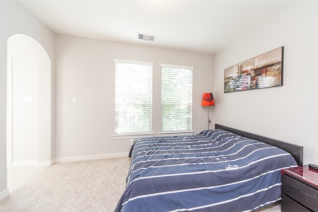 Building Photo - 12258 Oxford Cres Cir