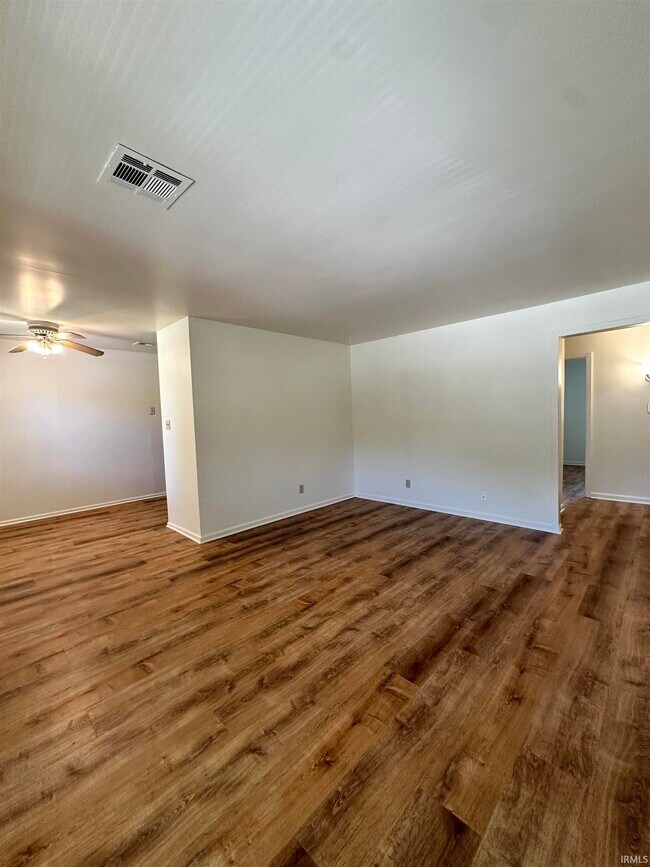 Building Photo - 613 Cypress St