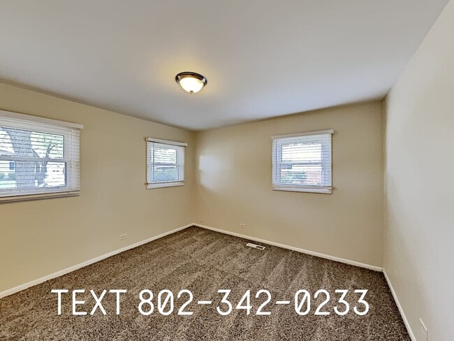 Building Photo - 452 Springfield St