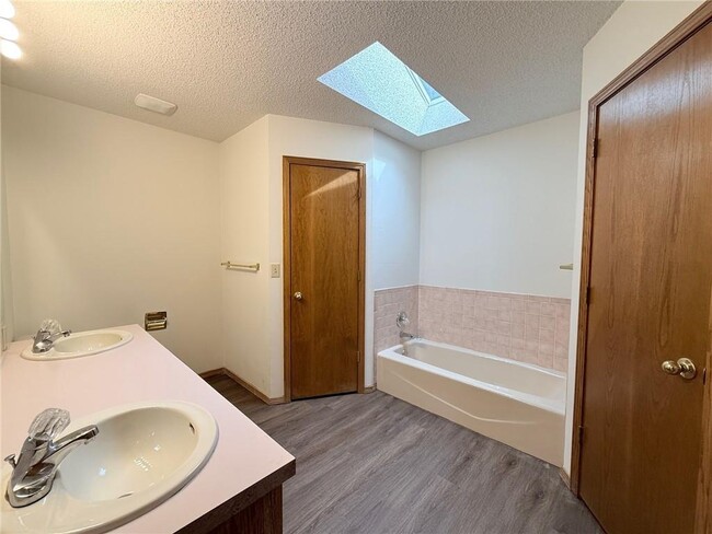 Building Photo - 2972 N John Wayne Dr