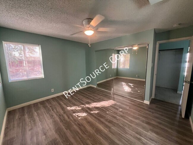 Building Photo - 808 Arville Ave