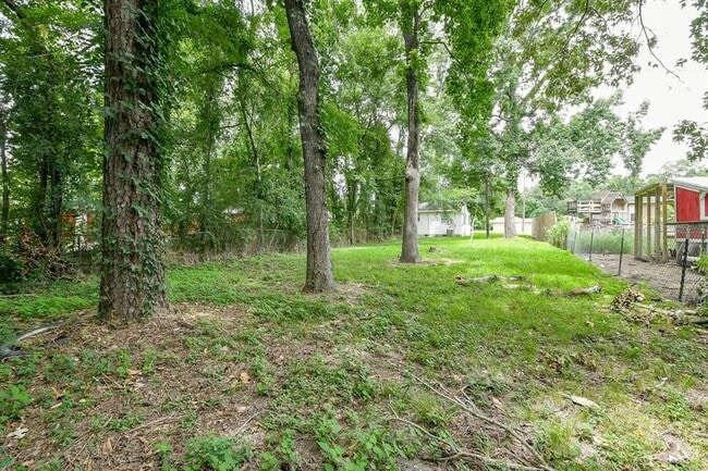 Building Photo - 24204 Linda Ln