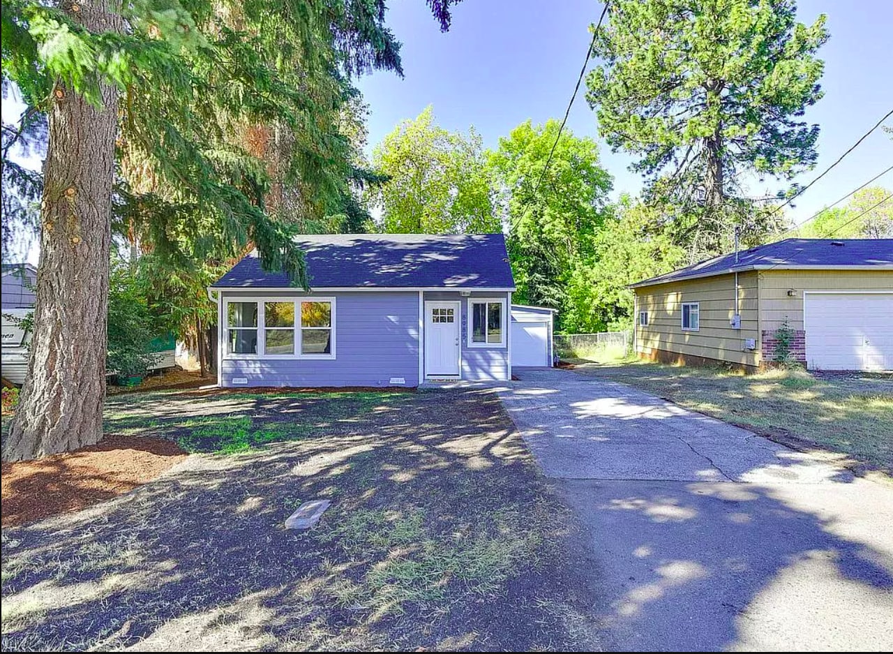 Building Photo - 8985 SW Center St