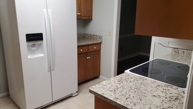 Building Photo - 1711 Delhi Dr