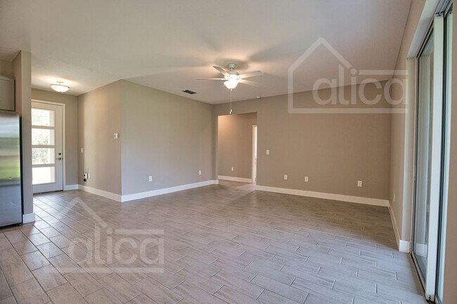 Building Photo - 3957 Constitution Dr