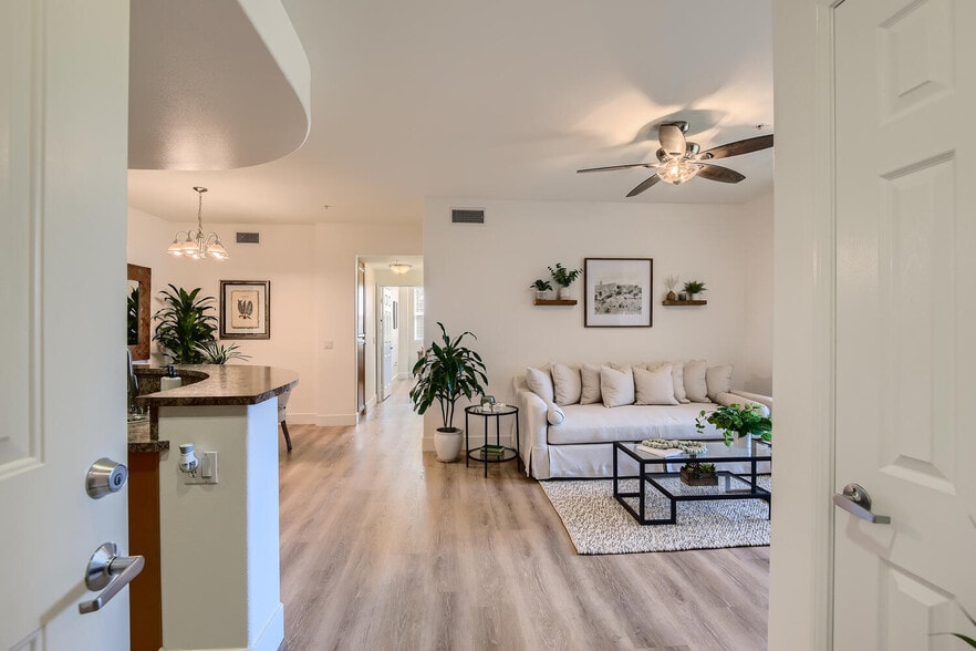 Building Photo - Temecula Creek Villas