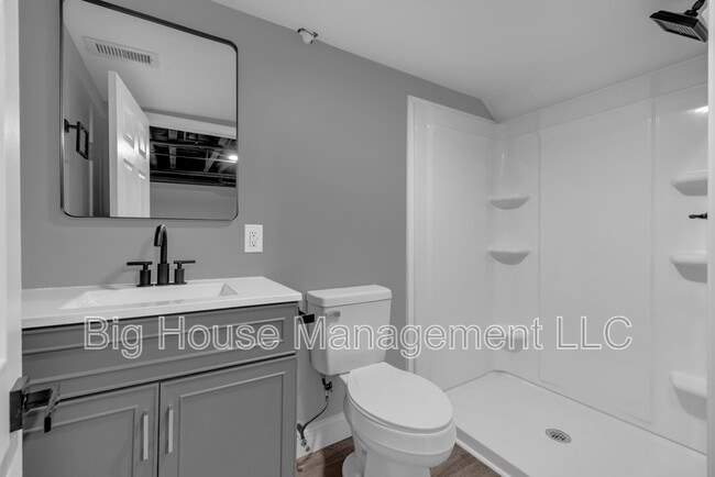 Building Photo - 1725 Hollins St