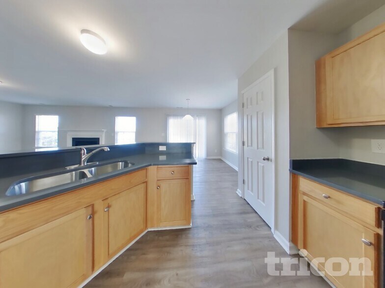 Building Photo - 11311 Breezehill Ln
