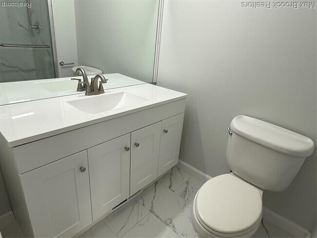 Building Photo - 7422 Azalea Ct
