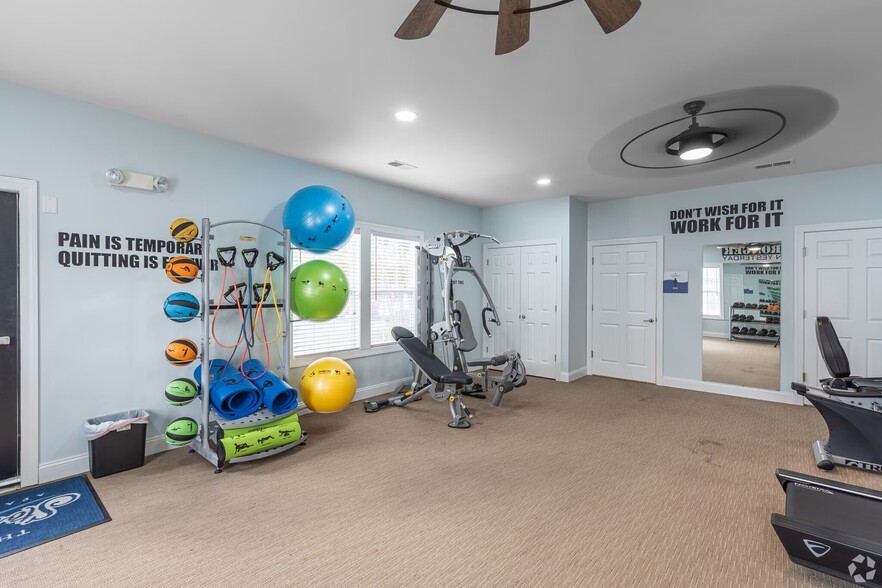 Building Photo - 23033 Meadow Wood Ct