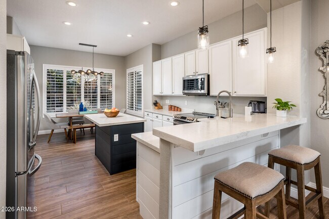Building Photo - 4375 E Lariat Ln