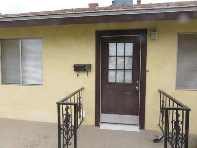 Building Photo - 2 Bedroom/1 Bath Apartment in Northern Oil...