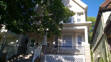 Building Photo - Newly Updated Spacious Three Bedroom Upper...