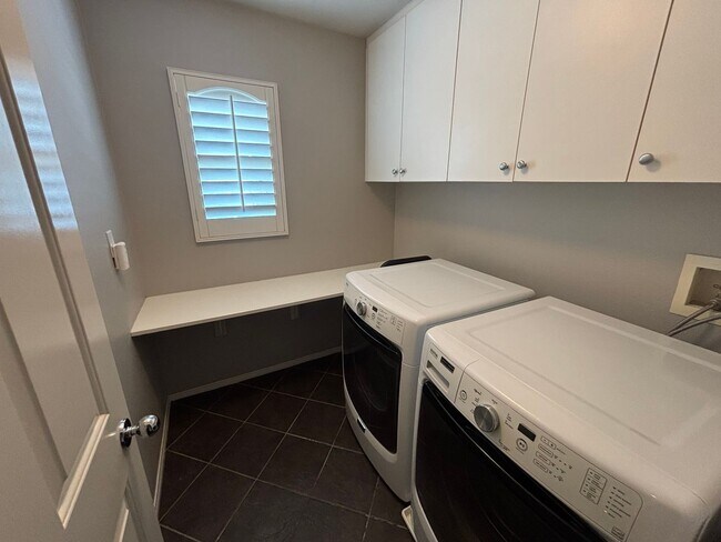 Building Photo - Charming 4-Bedroom Home with Community Ame...