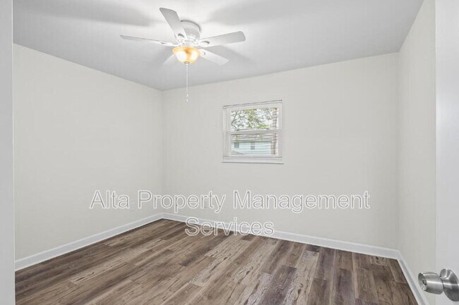 Building Photo - 1848 Willowood Dr
