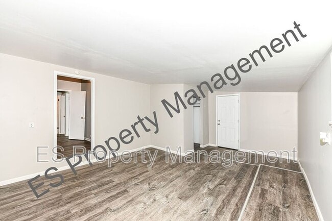 Building Photo - 1631 Elmhurst Dr