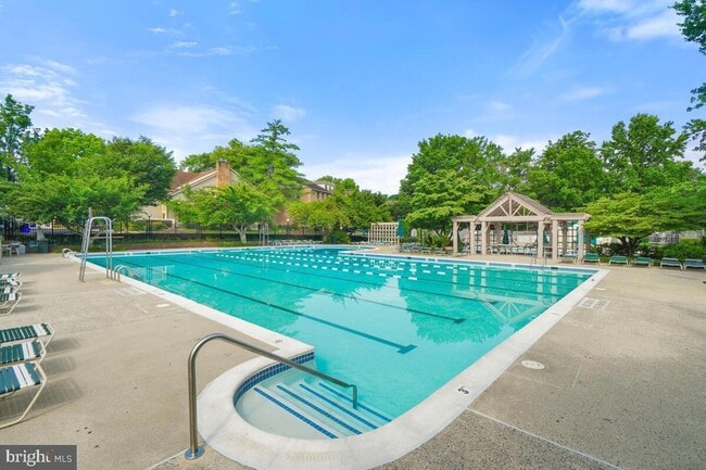 Building Photo - Serene Living in Rockville! Over 1,000 Squ...
