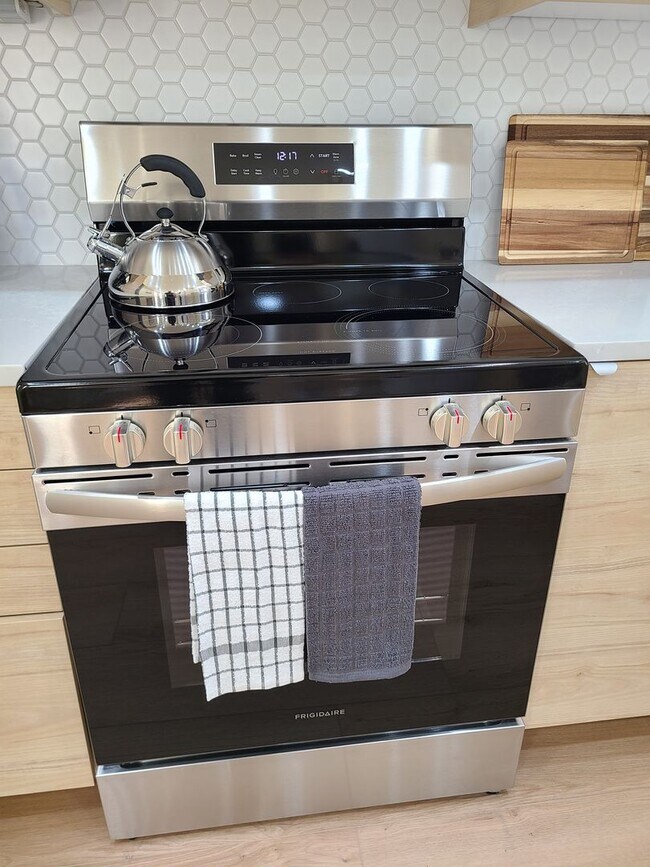 Building Photo - New built and fully furnished 2 bed 2. 5 baths in Point Loma