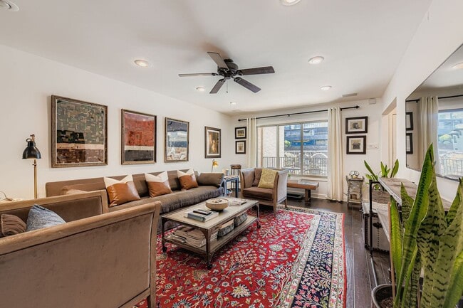 Building Photo - Downtown Austin 2 BD/ 2.5 BA Condo For Lease!