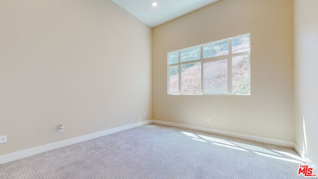 Building Photo - 6752 Gill Way
