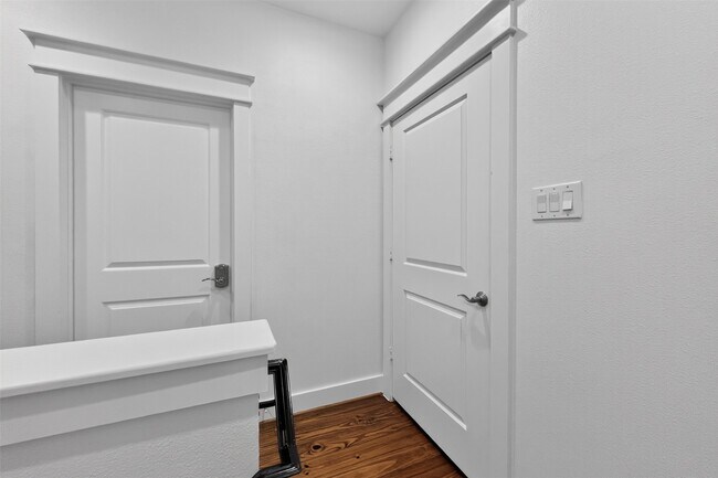 Building Photo - 205 Riley Ln