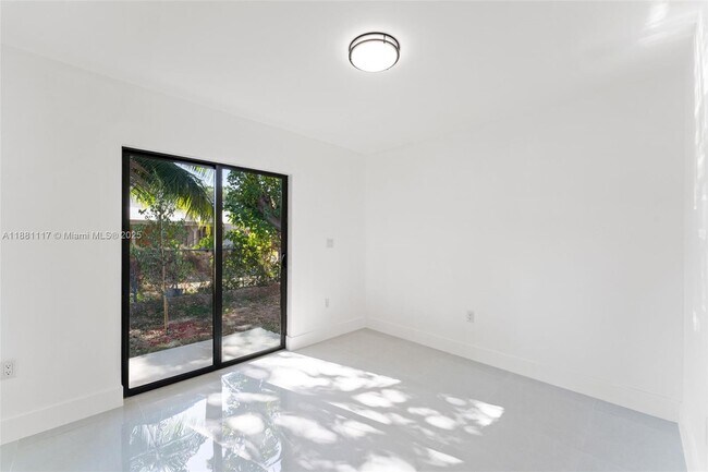 Building Photo - 1556 NW 68th Terrace