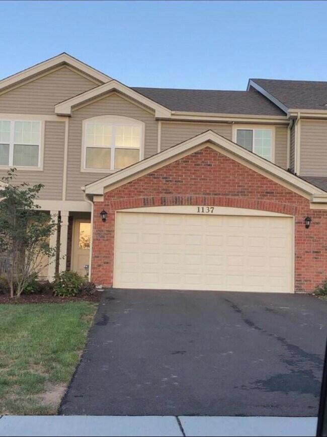 Primary Photo - 1137 Amber Dr