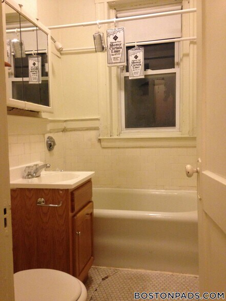 Building Photo - 1163 Boylston St