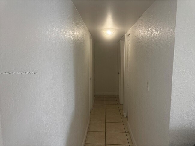 Building Photo - 1725 W 60th St