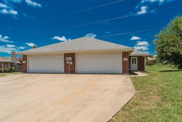 Primary Photo - 2747 Malibu Ct